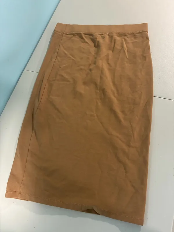 Forever 21 Vintage Style Camel Knit Midi Skirt // Minimalist Tan Pencil Skirt - Image 3