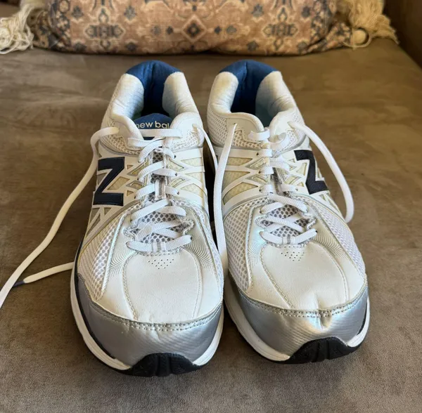 New Balance Tennis Shoes - Image 2