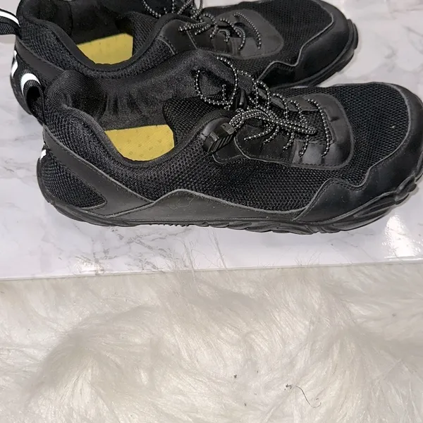 Black Athletic unisex Shoes size 42 US size 8 - Image 3