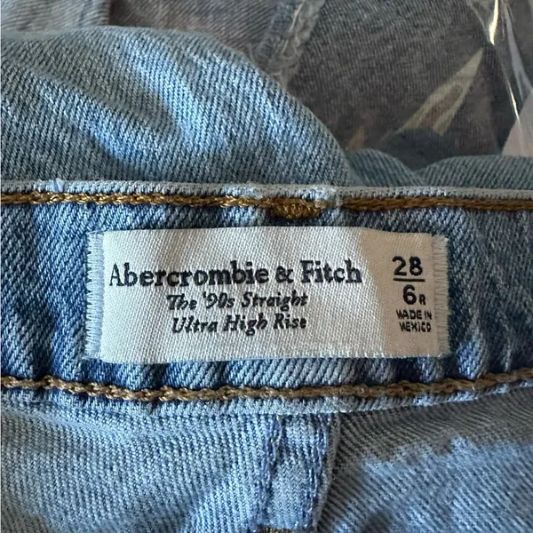 Abercrombie & Fitch 90s Straight Jeans Womens Size 28 Light Wash High Rise Denim - Image 7