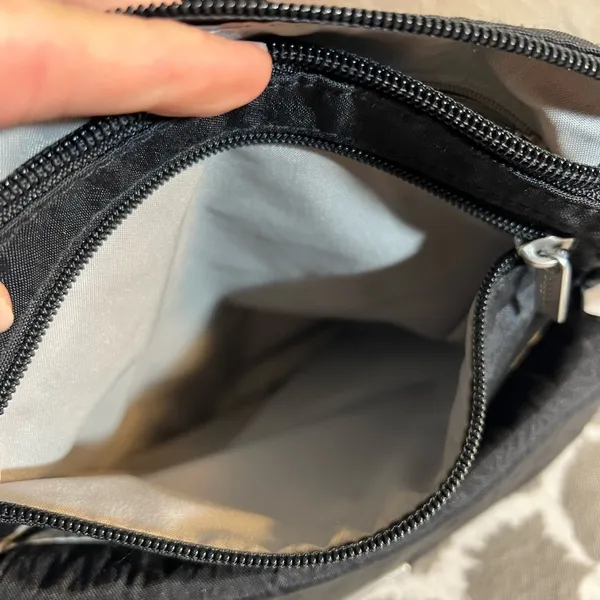 Baggallini Black Crossbody Bag with Adjustable Strap and Zipper Closure - Image 10