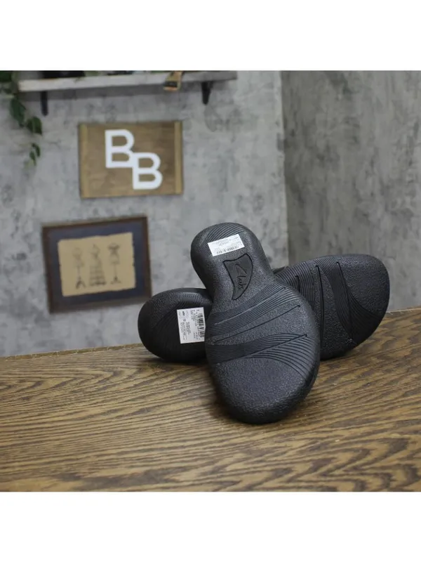 NWT Clarks Patent Breeze Piper Slide Sandal 26171970 Black 9M - Image 8