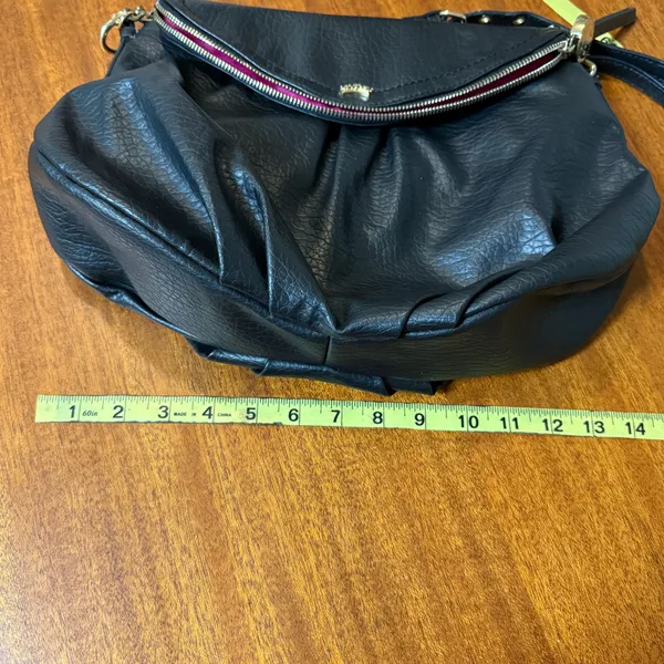 NWOT Juicy Couture Black Slouchy Crossbody Purse Bag Gold Hardware Pink Interior - Image 6