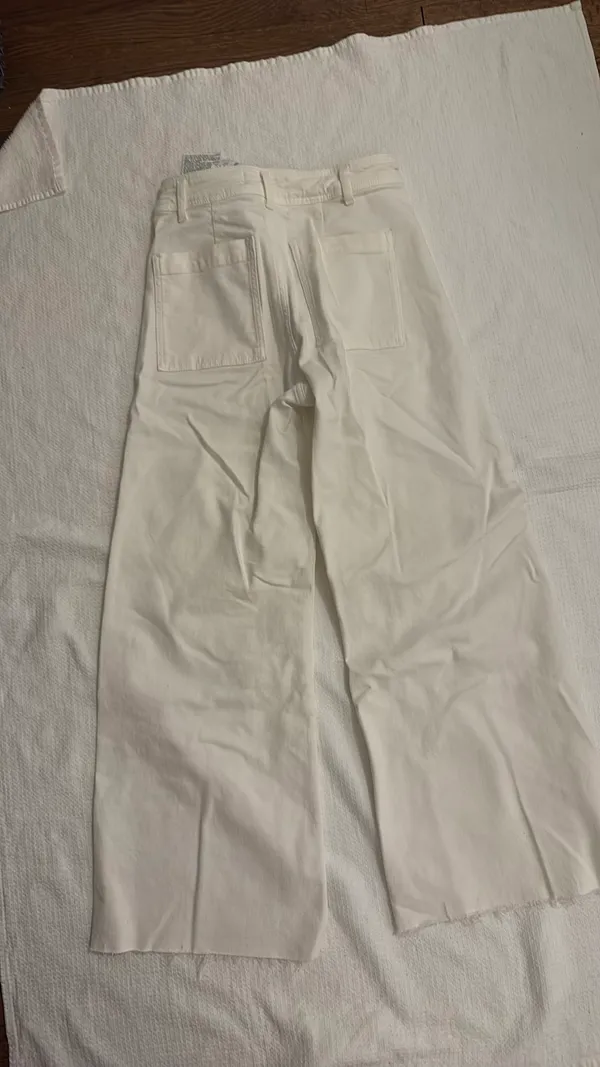 White ZARA Jeans Wide legged Size 6 - Image 3