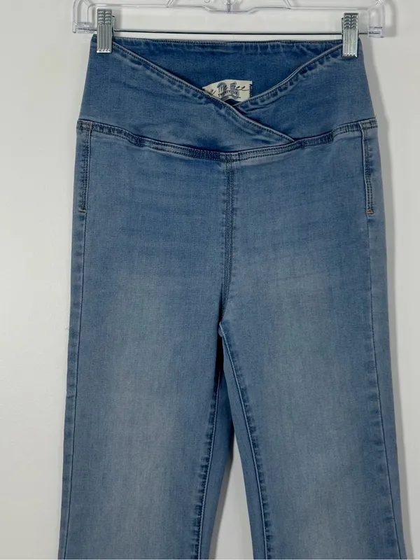 Free People We The Free Venice Beach Flare Jeans Criss Cross Waist Size 26 - Image 3