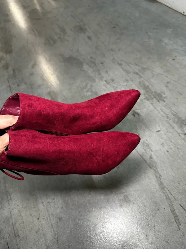 Boots Red Size 7.5 - Image 3