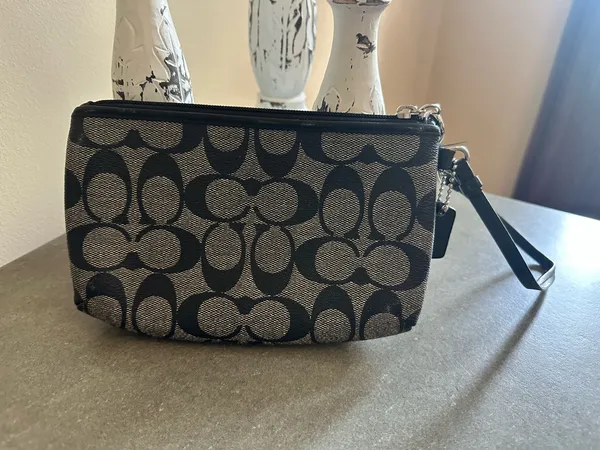 Coach Wristlet - Image 2