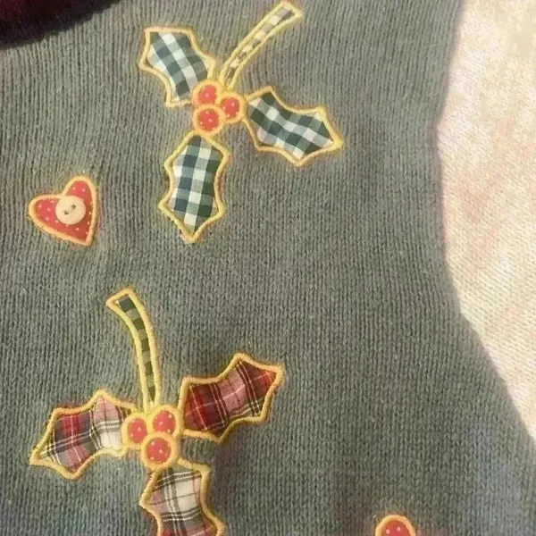 Vintage Christmas Embroidered Sweater Patchwork Medium Ugly Christmas Sweat - Image 5