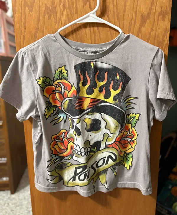 Poison Rock Band Greatest Hits Cropped Graphic Tee ✨ Gray Size L - Image 2