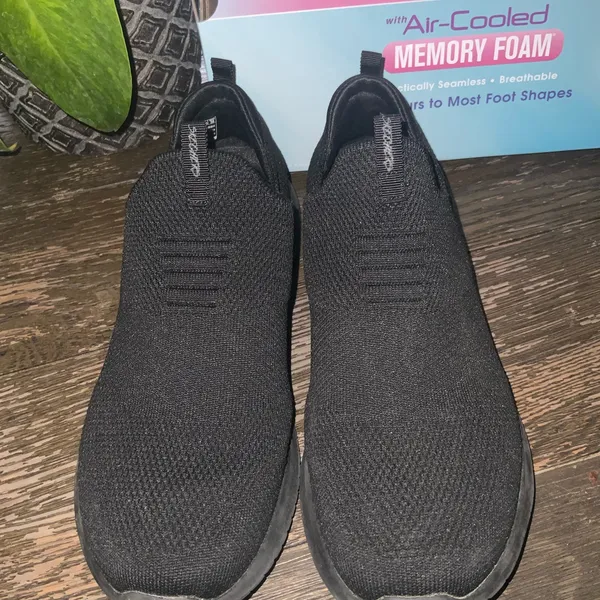 Skechers Black Stretch Fit Air-Cooled Memory Foam Slip On Sneaker 8.5 - Image 2
