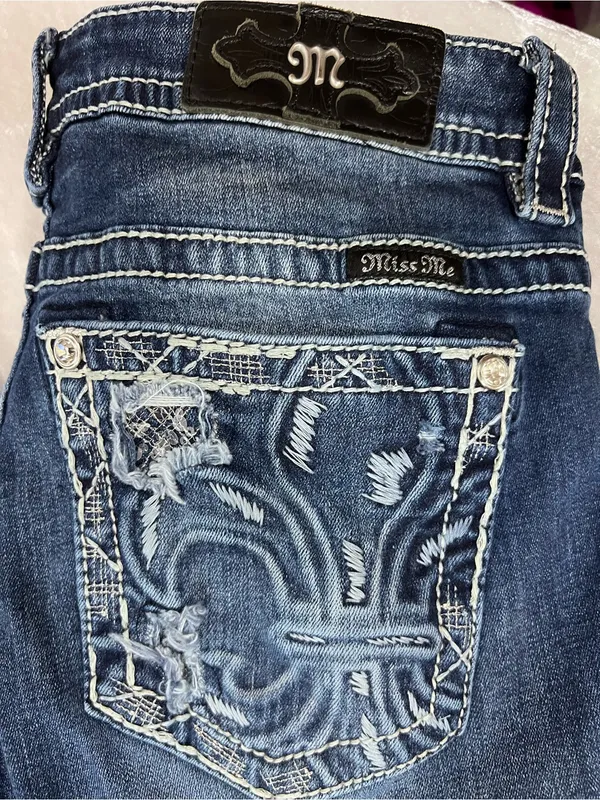 Miss Me Women's Dark Blue sequin Embroidered pockets mid rise Bootcut Jeans 31 - Image 10