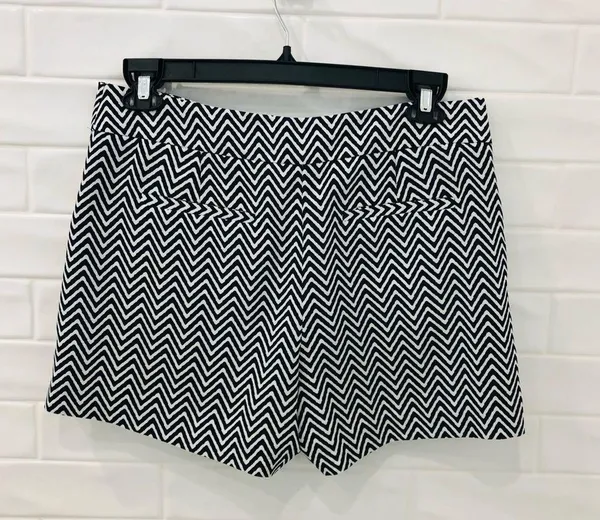 ANN Taylor Chevron Drapey Shorts - Image 6