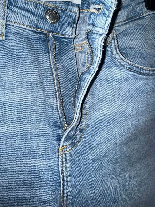 Zara High Rise Medium Wash Non Ripped Raw Hem Cropped Jeans size 4 Stretch #800 - Image 3