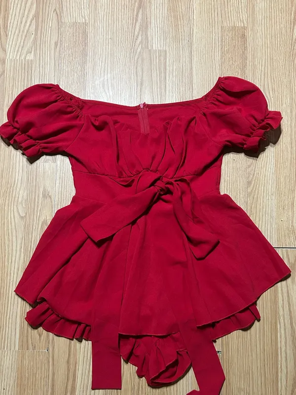 Red Off-Shoulder Tie-Waist flowy dress romper built in shorts. Ladies small - Image 2