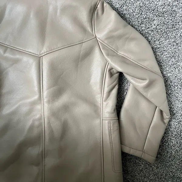 NWT the label tan leather jacket with fit lining - Image 10