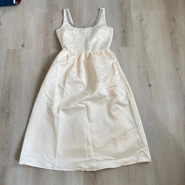 Cider NWT Women's Vintage Style Cream Satin Midi Dress Scoop Embellished Neck S - Image 10