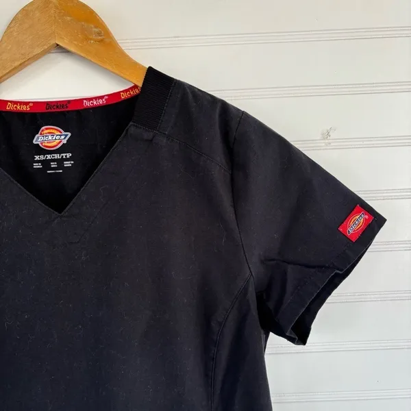 Dickies Scrub Top XS Black V-Neck Short Sleeve‎ Zipper Pocket Ribbed Side Panels - Image 3
