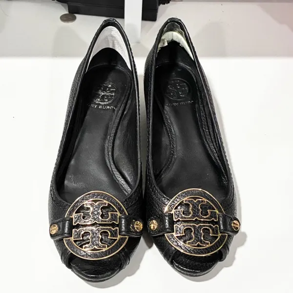 Tory Burch Amanda Demi Wedge Black Open Toe Leather Logo Size 6.5‎ - Image 2