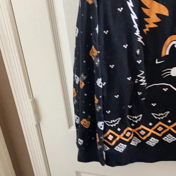 FINAL MARKDOWN Junior Halloween Tee (XL) Size undefined - Image 2
