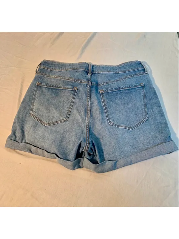 Old Navy Women’s 12 High Rise Light Wash Denim Cuffed Shorts 99% Cotton - Image 2