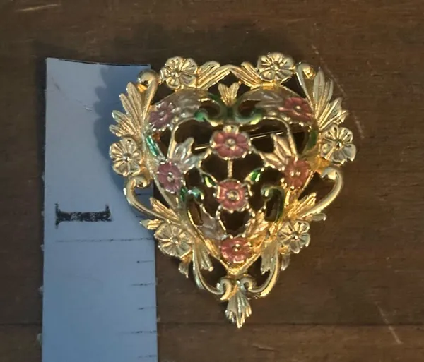 Vintage gold tone painted floral filigree heart brooch - Image 3