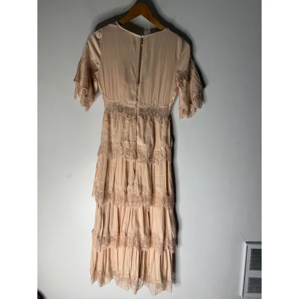 NWT storia lace‎ tiered v neck maxi dress peach size small - Image 2