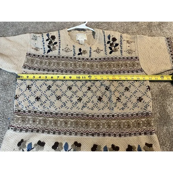 Womens vintage-hand-embroidered beige sweater floral &‎ geometric M flaws - Image 8