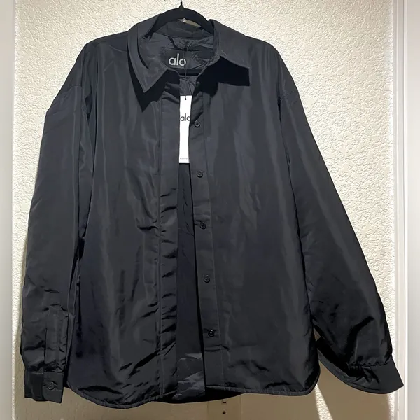 ALO Yoga NWT Socialite Shacket Jacket in Black Oversized Fit with Pockets Size S - Image 4