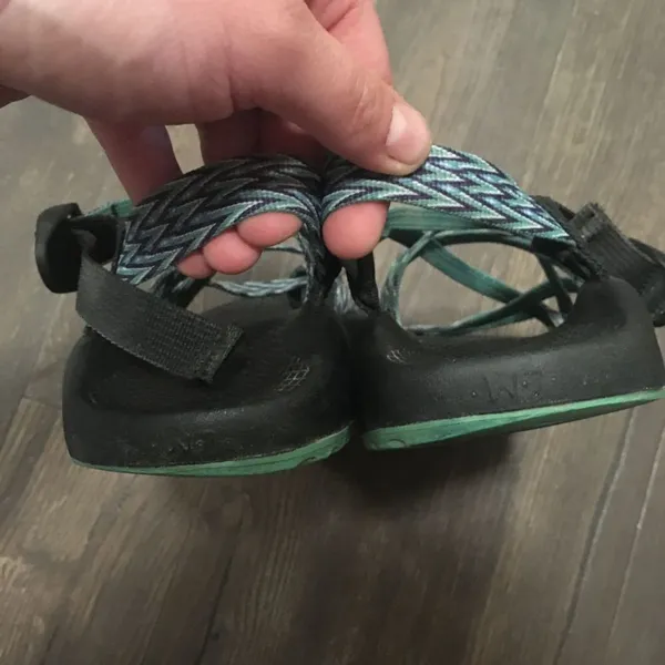 Chacos green double strap classic size 7 hiking sandals - Image 3