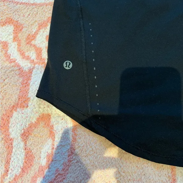 Lululemon top - black - Image 4