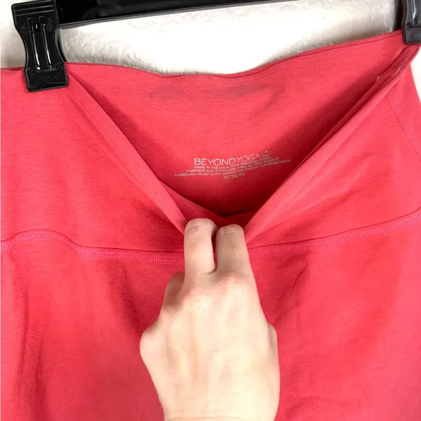 Beyond Yoga Spacedye Keep Pace 3" Short Coral Bike Shorts Size XL High Waist - Image 4