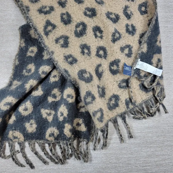Abercrombie & Fitch Leopard Fringe Scarf Wide Black Tan Two Toned Animal Print - Image 2