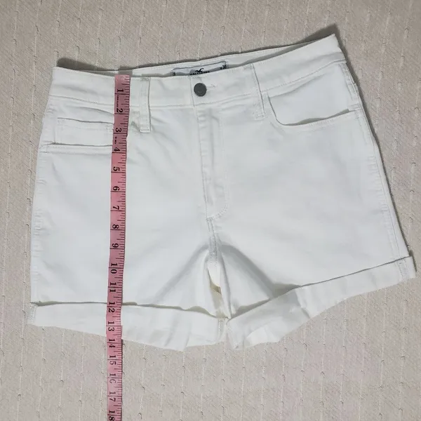 Hollister Curvy High Rise soft stretch white‎ denim shorts Size 30 - Image 4