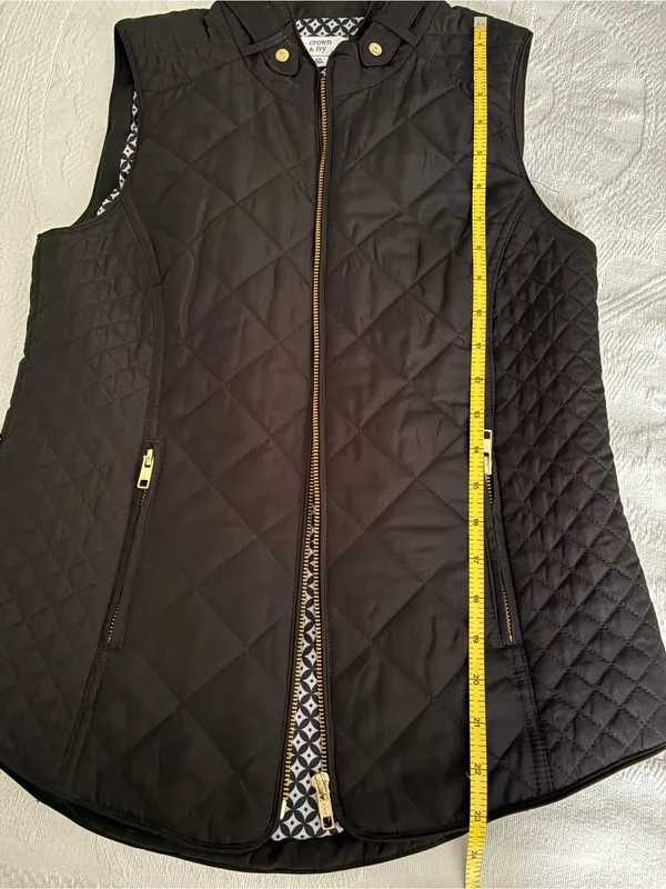 Crown & Ivy Quilted Black Sleeveless Vest Jacket - Classic Lightweight Outerwear - Image 6
