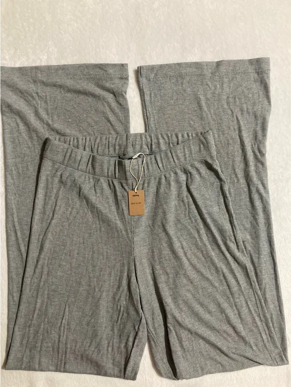 SKIMS Soft Lounge Pajama Set - Image 8