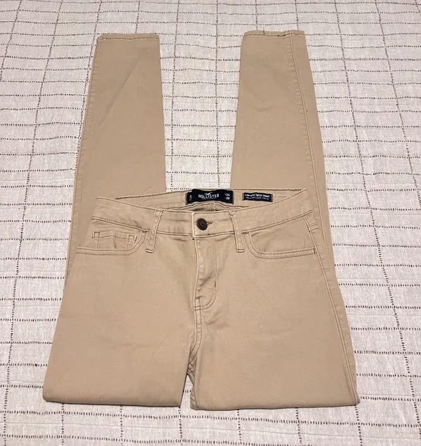 Hollister Khaki Jeans - Image 2