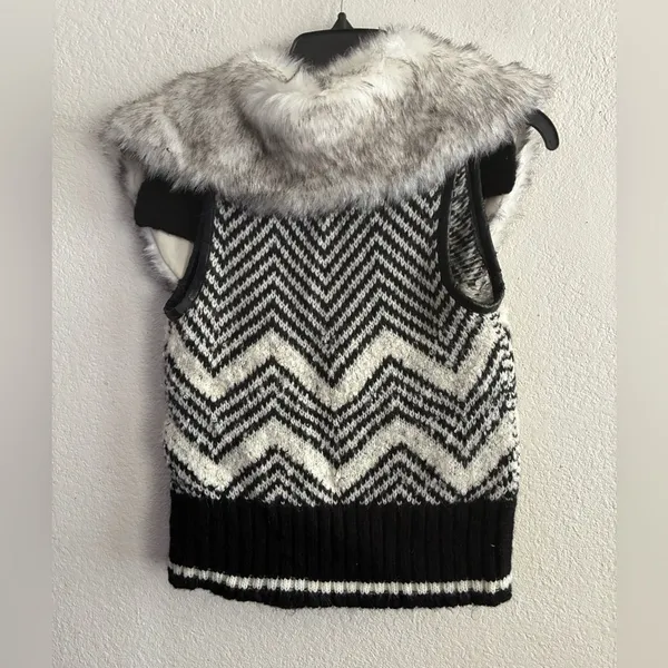 Guess Black & White Women's Faux-Fur Collar Jacket Vest S - Image 4