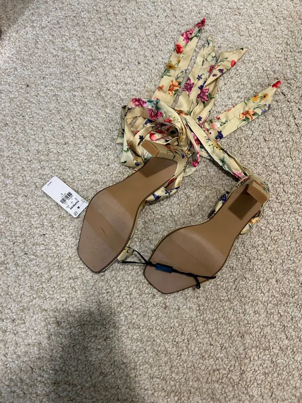 nwt floral express heels (8) - Image 3