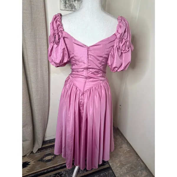 VTG 70s Pink Taffeta Formal Gown-Sweetheart Ruched Puff Sleeve Princess Basque - Image 5