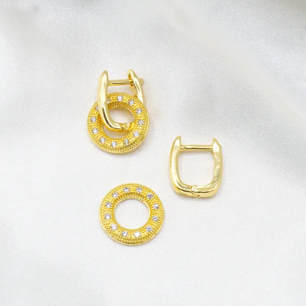 Donut Link Dangling Earrings Gold - Image 3