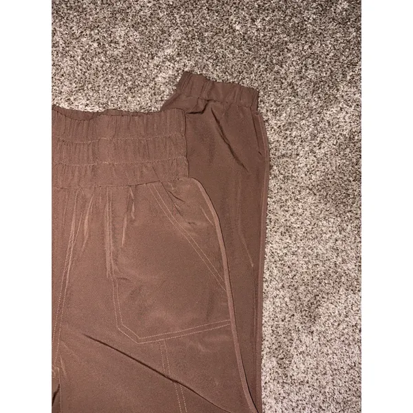 New In Women's Brown Pleated Jogger Pants S Elastic Waist Pockets Tapered - Image 7