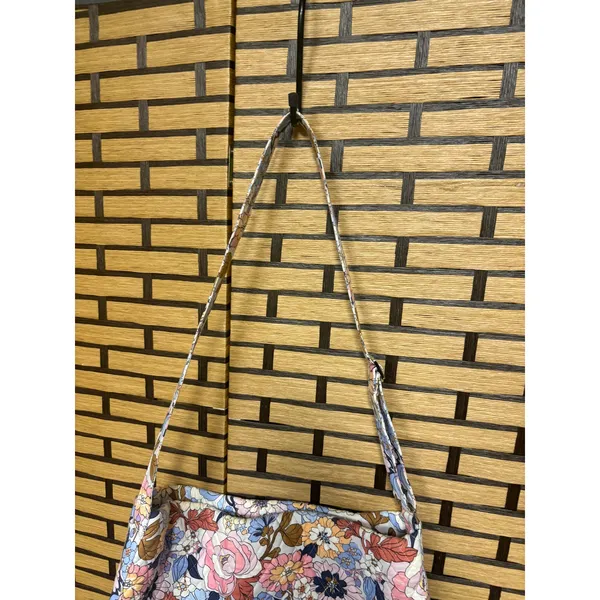 Vera Bradley Blue And Pink‎ Floral Crossbody Purse - Image 5