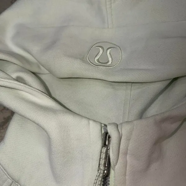 Lululemon Women's Green Hoodie - Image 5
