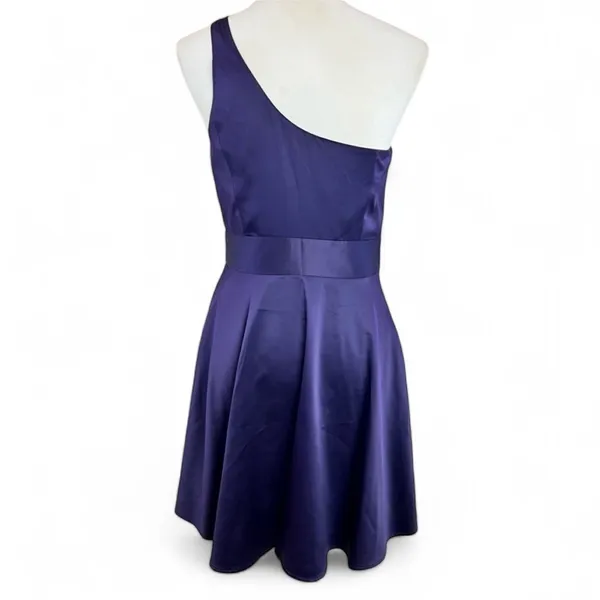 The Limited Purple One Shoulder Rosette Satin Cocktail Dress Size 6 - Image 3