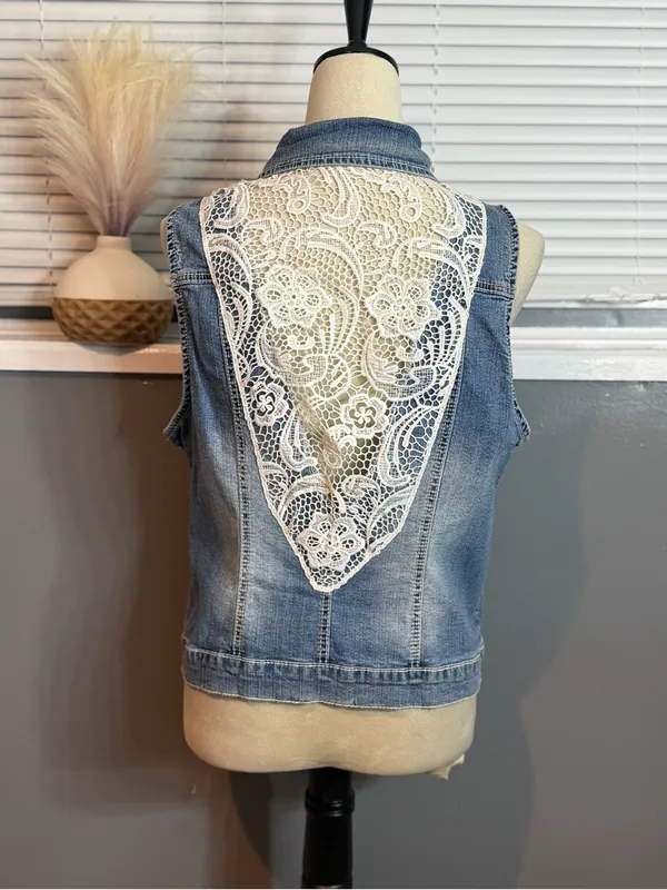 Maurices Lace Back Denim Vest Sleeveless Jean Jacket Boho Festival Y2K Size 0 - Image 7