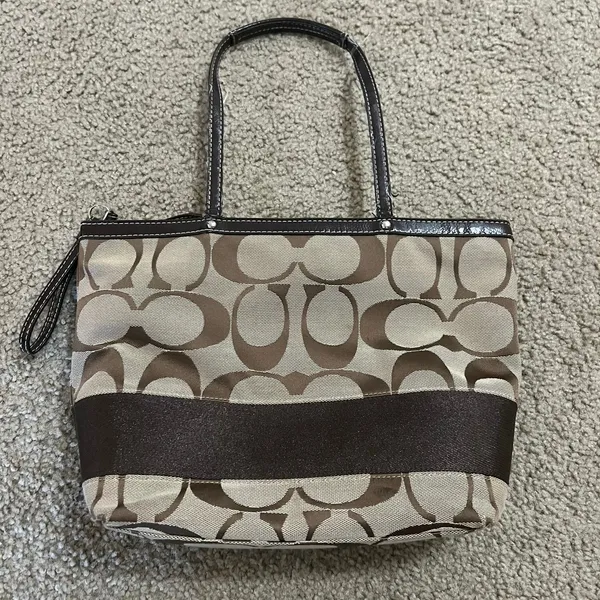Coach Signature Monogrammed C Canvas Purse Travel Tote Bag Zip Closure - Image 9