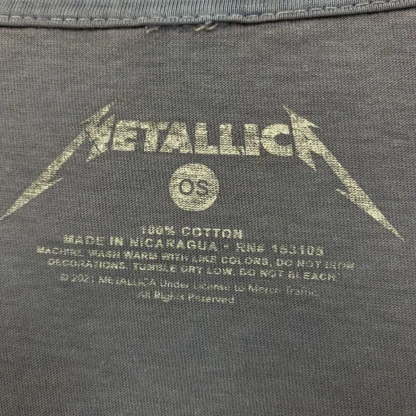 Metallica distressed Tshirt size one size  - Image 4