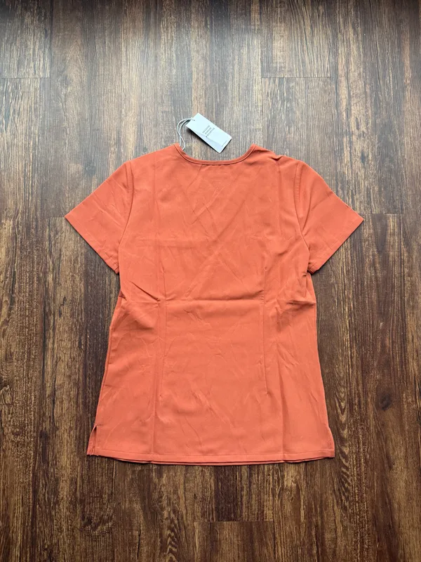 NWT FIGS Women’s Terracotta Catarina One Pocket Scrub Top - Size XXS - Image 2
