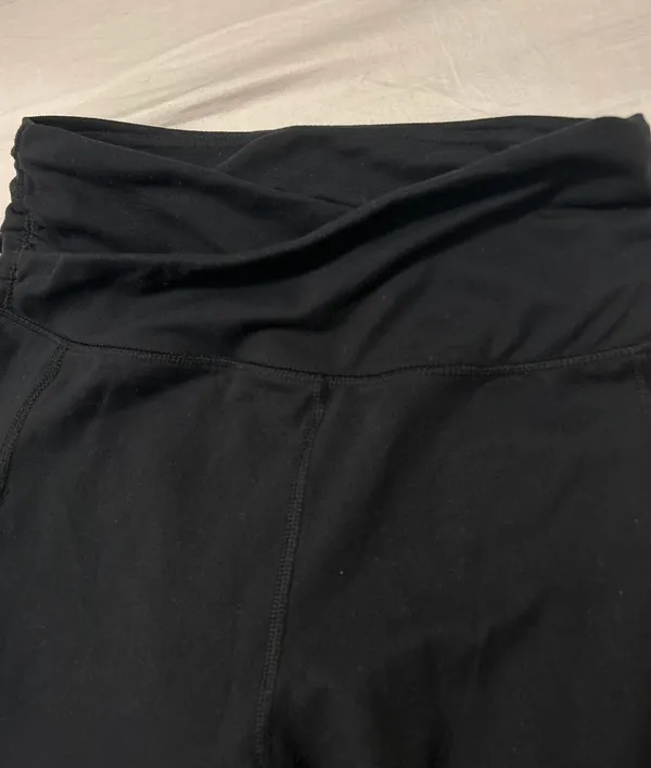 Earth Yoga Cross Waist Leggings - Image 2