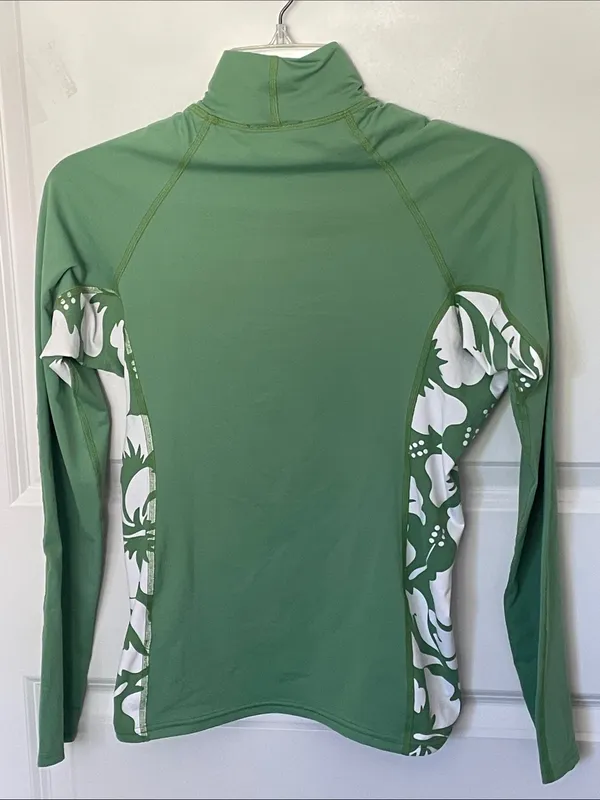 Carve Designs Green Sun Shirt Medium Swim Rash Guard - Image 2